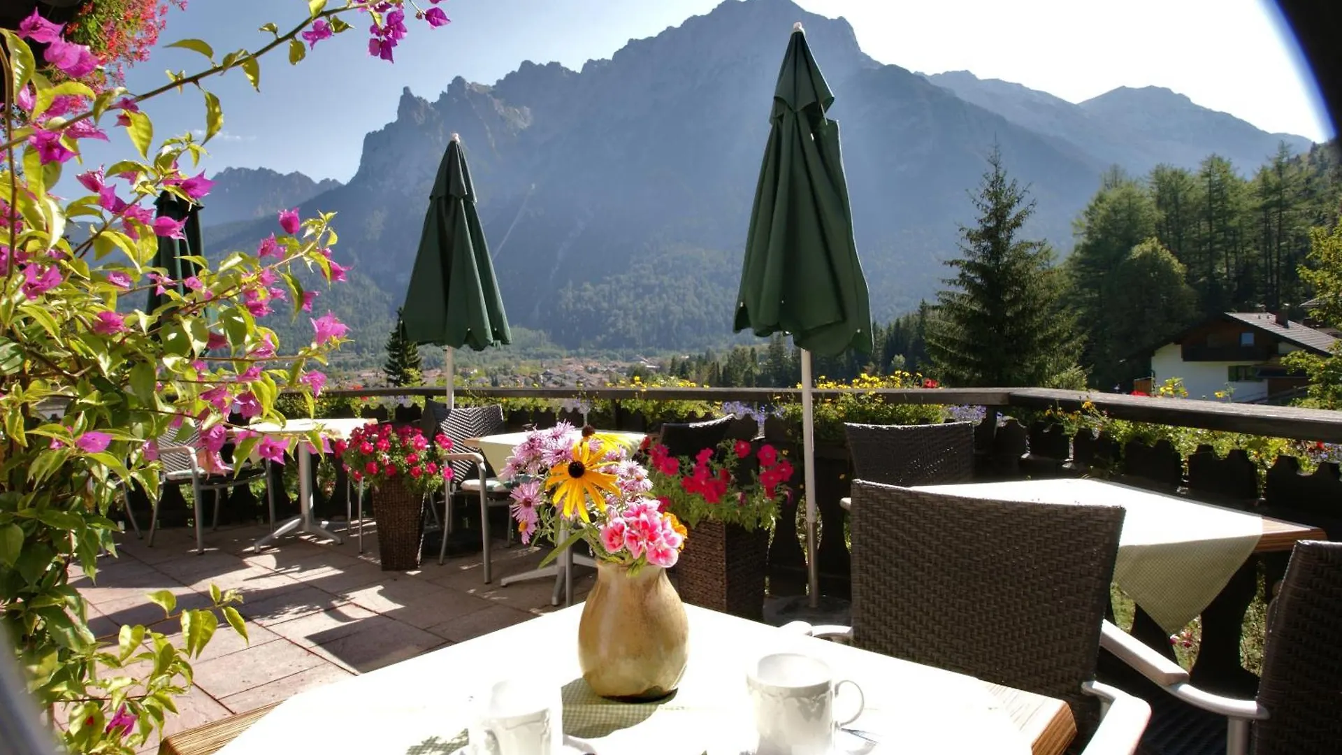 Gaestehaus Laerchenhang Mittenwald 2*,