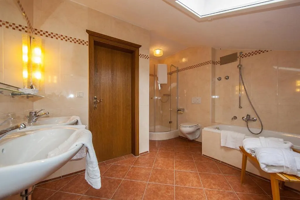 Guest house Gaestehaus Laerchenhang Mittenwald