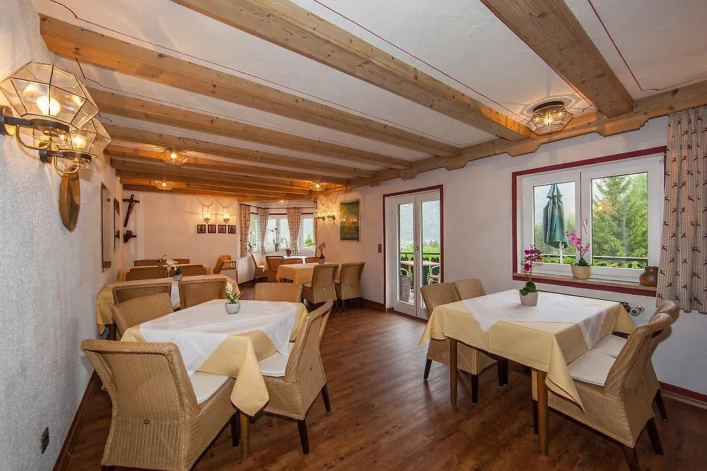 Guest house Gaestehaus Laerchenhang Mittenwald